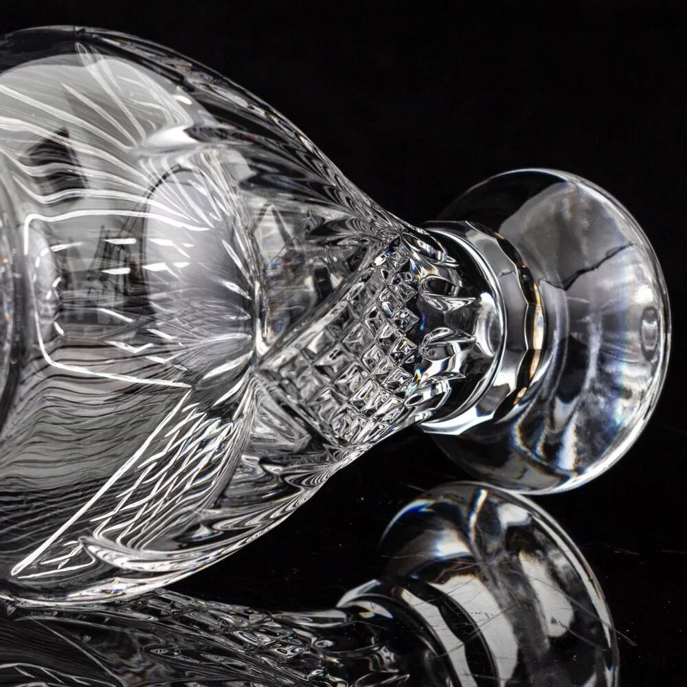 Cut Crystal Vase With Intricate Diamond Pattern | Elegant Home Decor